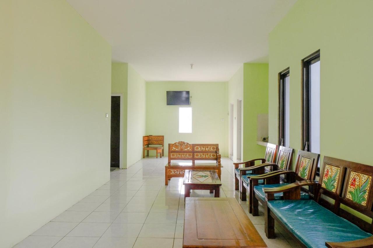 Spot On 2081 Sriwijaya Family Residence Лаванг Екстериор снимка