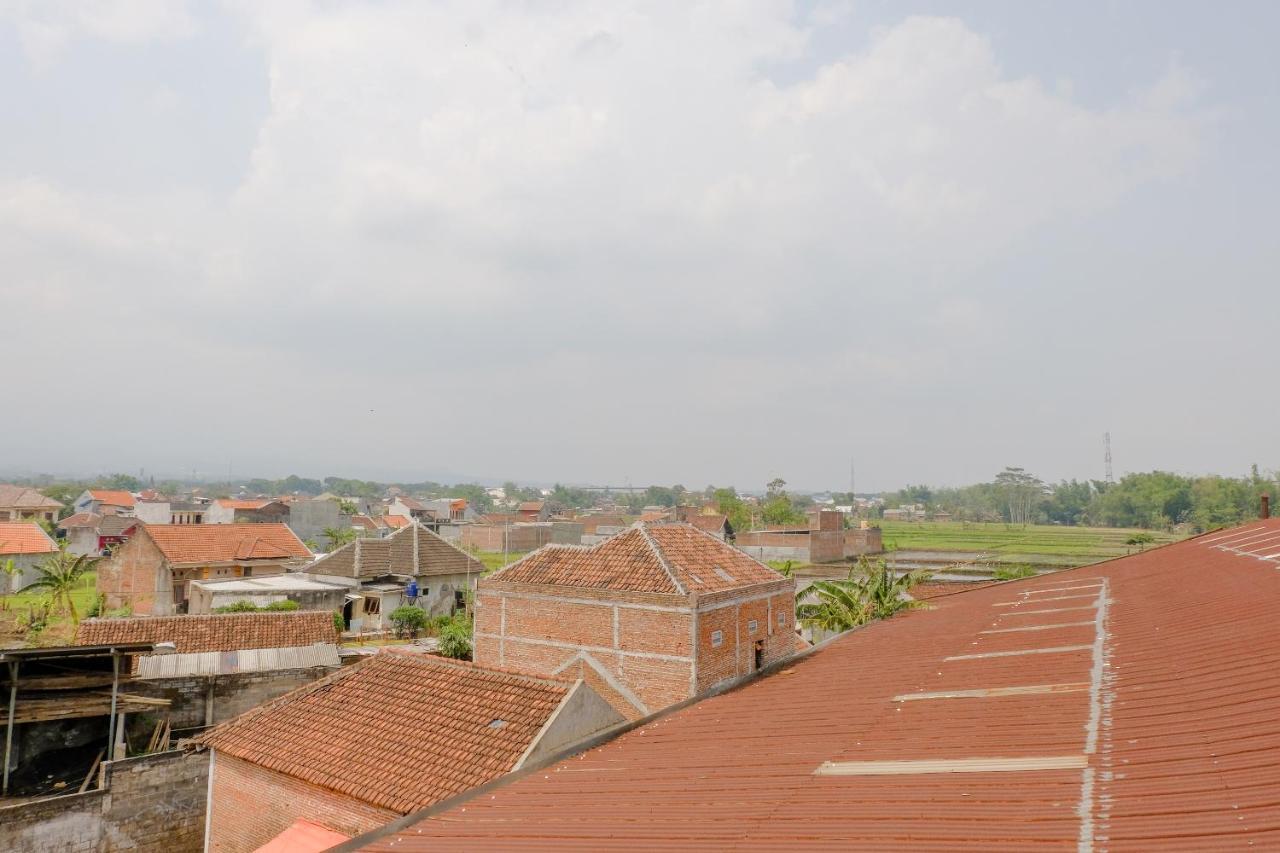 Spot On 2081 Sriwijaya Family Residence Лаванг Екстериор снимка