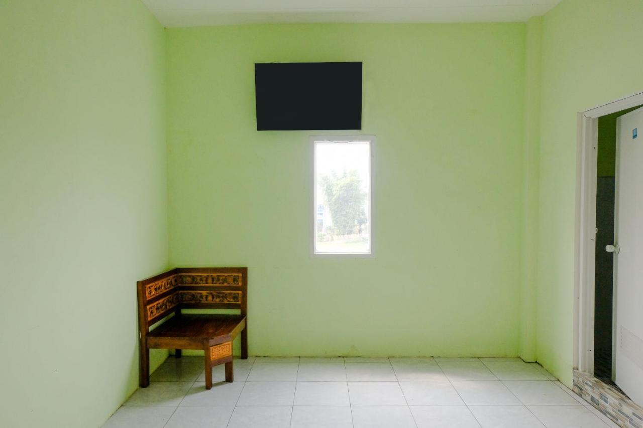 Spot On 2081 Sriwijaya Family Residence Лаванг Екстериор снимка