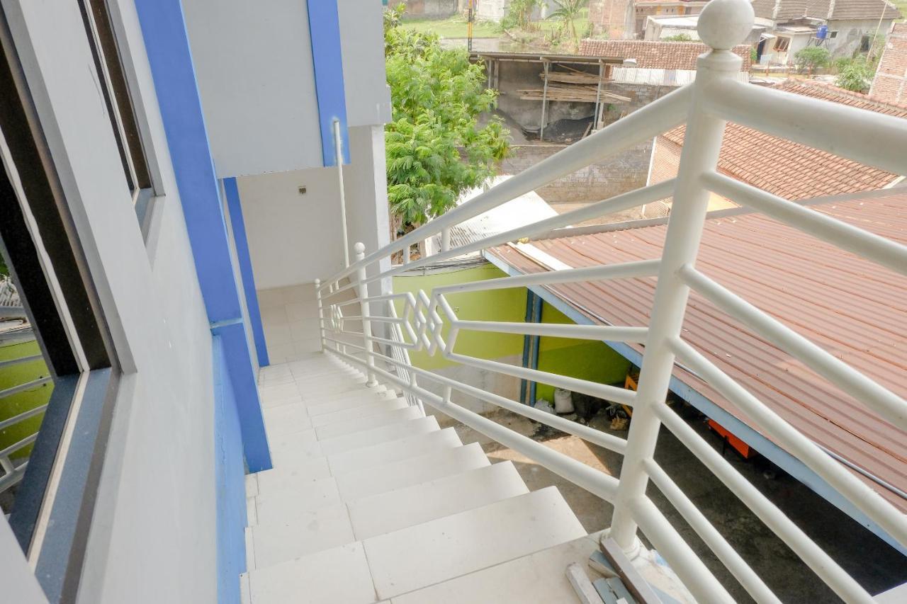 Spot On 2081 Sriwijaya Family Residence Лаванг Екстериор снимка