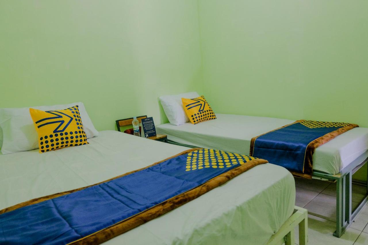 Spot On 2081 Sriwijaya Family Residence Лаванг Екстериор снимка